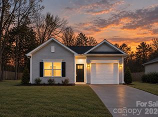 1009 E Catawba St, Lincolnton, NC 28092