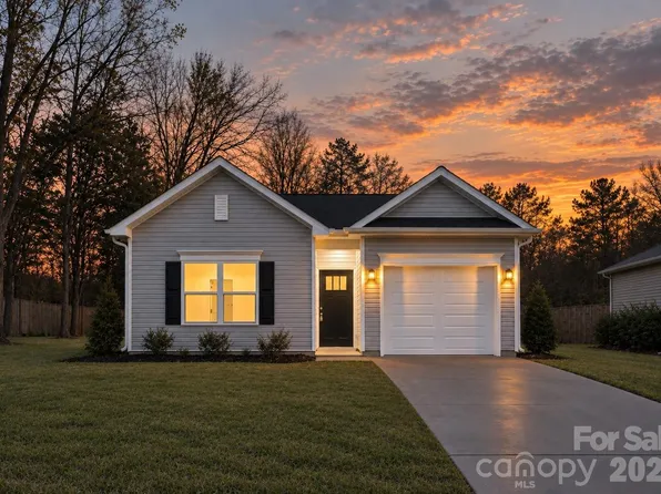 1009 E Catawba St, Lincolnton, NC 28092