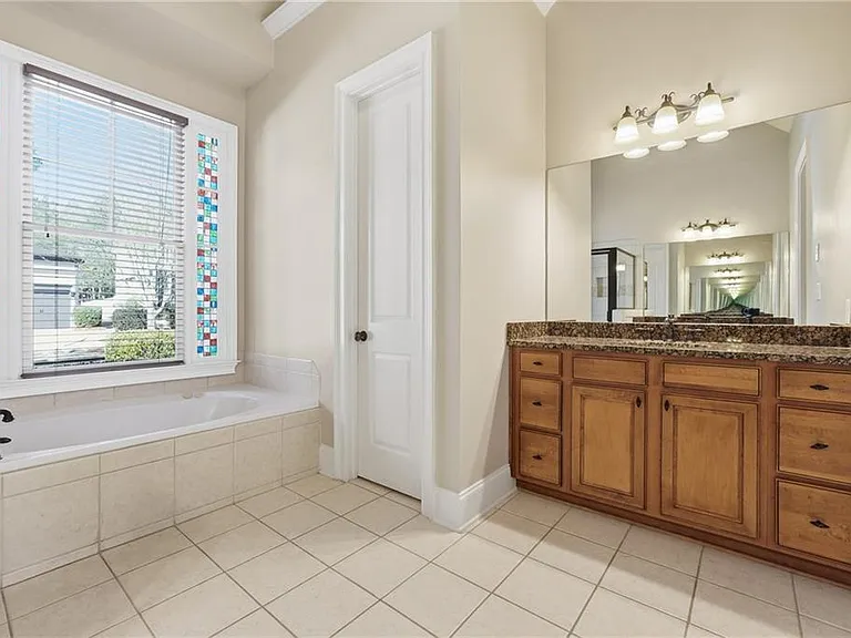 6437 Blue Water Dr — Photo 64