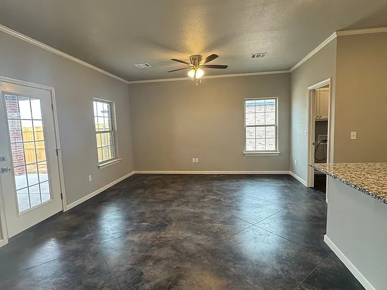 10310 Bolen St — Photo 5