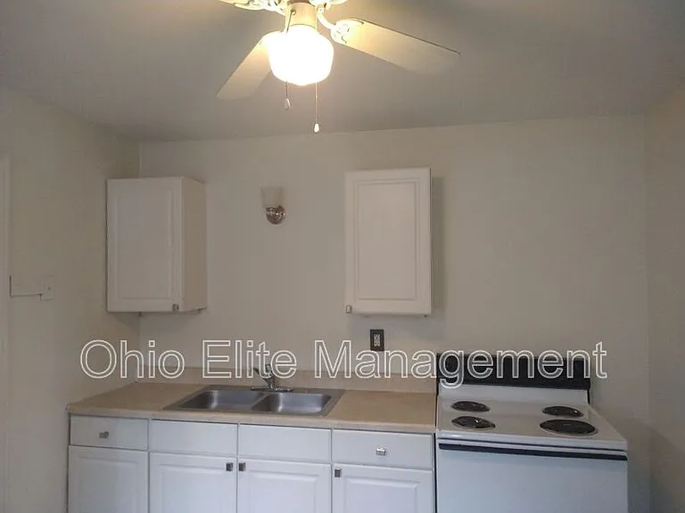 1050 Republic Ave — Photo 5