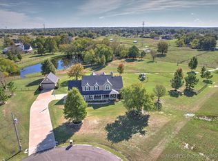 2406 E Fairfield Ct, Oologah, OK 74053