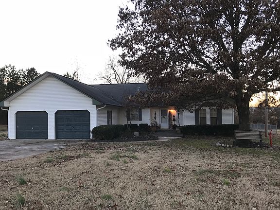 2nd image of 30 Boulder Dr