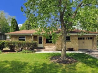 114 E 21st St, Cedar Falls, IA 50613