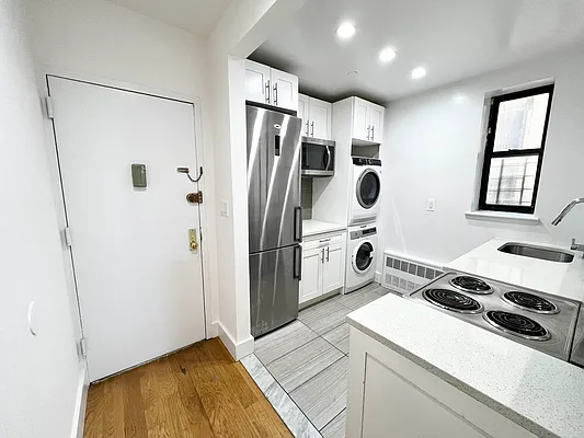 Rented by EastMount Realty LLC | media 3