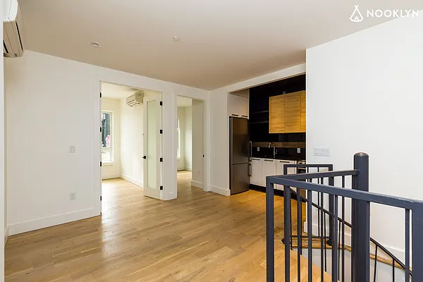 Rented by Nooklyn NYC LLC | media 109
