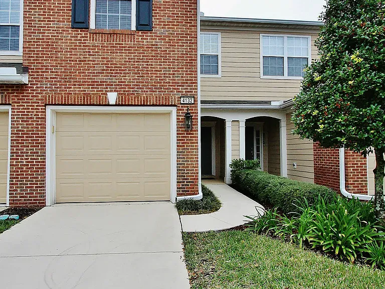 4132 Crownwood Dr — Photo 2