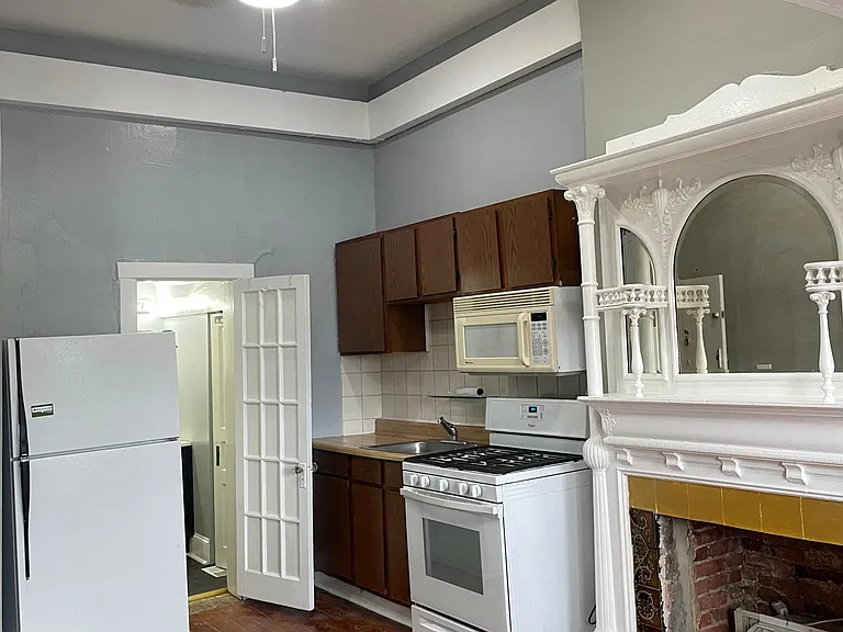 1526 W Mount Royal Ave #1F — Photo 6