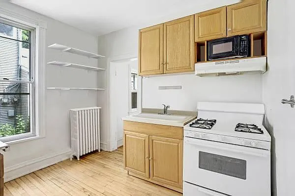 2443 Garfield Ave S #1 — Photo 9