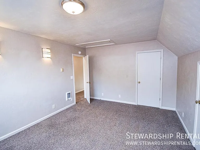 1825 Harris St #9 — Photo 10