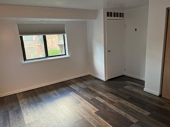 4th image of 92 Pinebrook Pl #92
