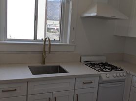 15 N Altadena Dr, Pasadena, CA