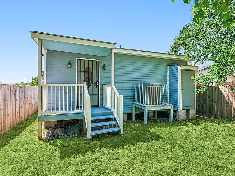 2331 Feliciana St — Photo 11
