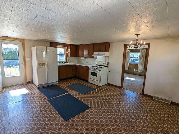 4th image of 1737 Johnson Ave