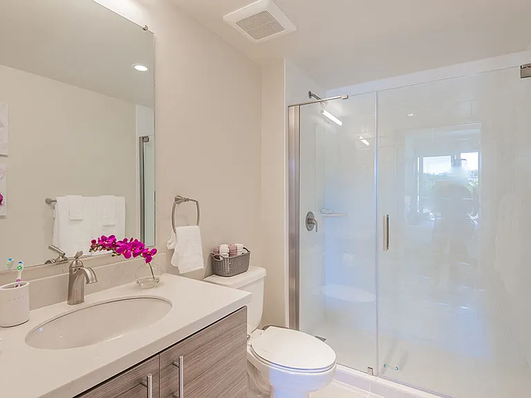 Second and B Street Apartments — Photo 13