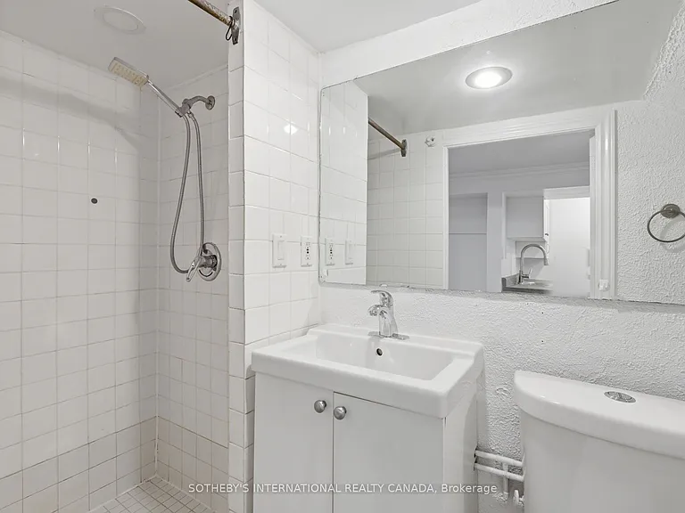 284 Euclid Ave #BASEMENT — Photo 13