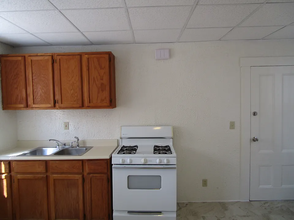 6 Auburn St #9