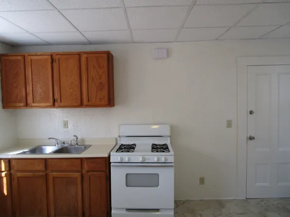 6 Auburn St #9, Nashua, NH 03064