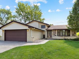 2014 W Sullivan Ct, Mount Prospect, IL 60056