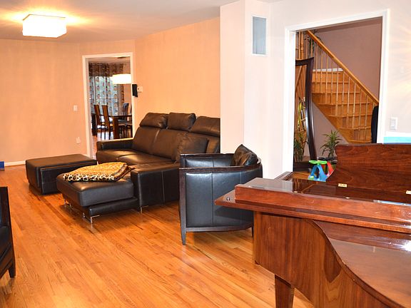 3rd image of 41 Oakley Pl