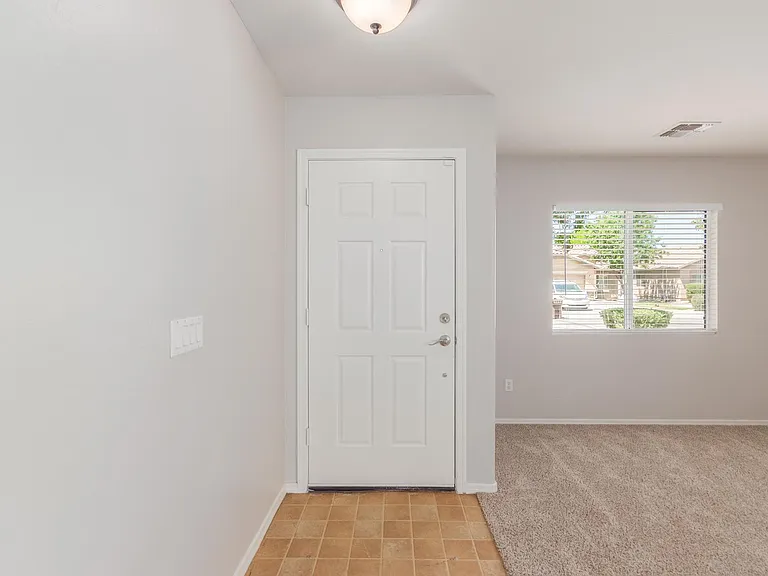 5179 E Silverbell Rd — Photo 9
