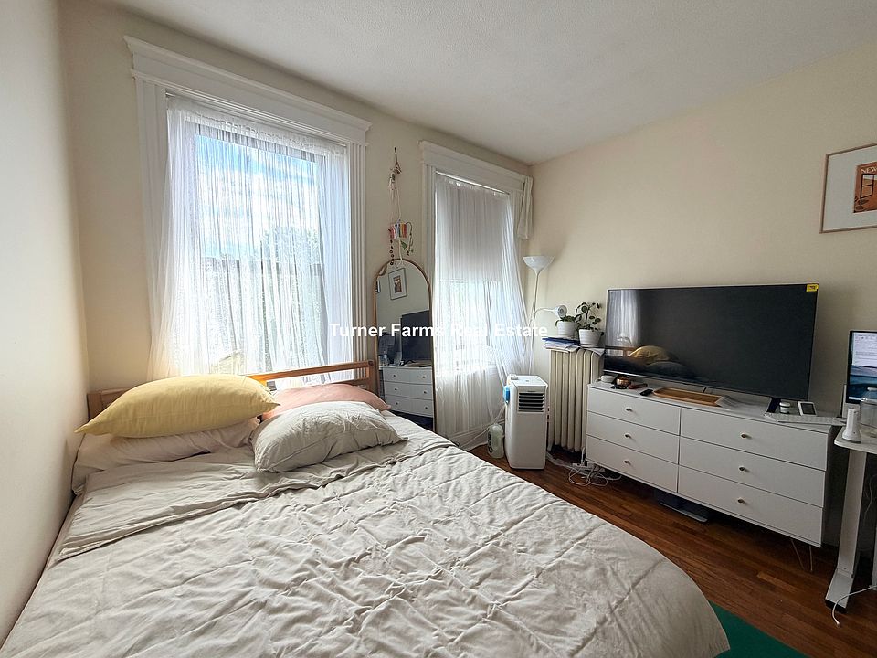 1st image of 1156 Commonwealth Ave #588