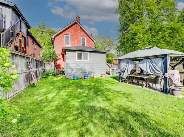 96 Home St, Stratford, ON N5A 1Z7