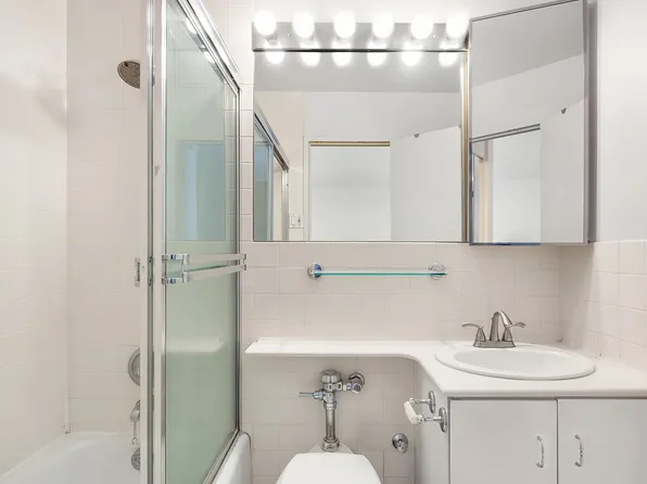 301 East 64th Street image 3 of 4