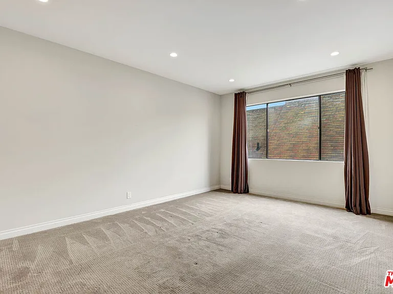 1260 S Beverly Glen Blvd #304 — Photo 15