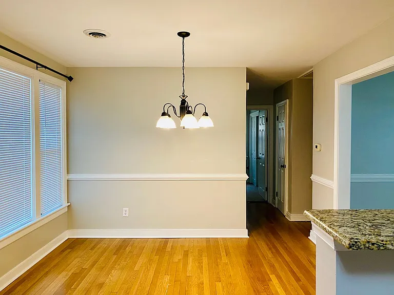 2210 Manlyn Rd — Photo 15