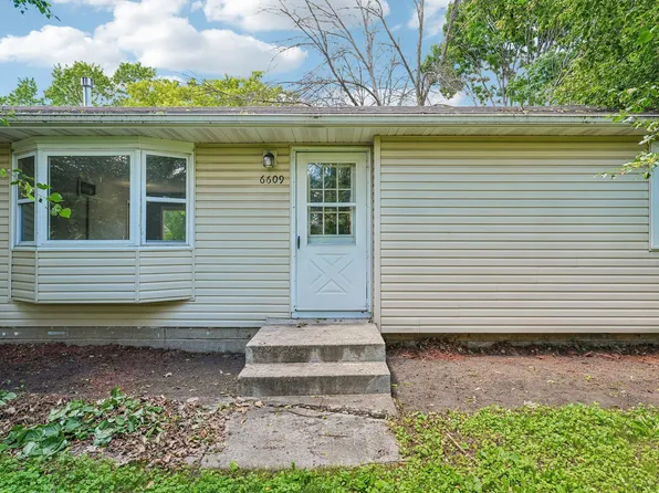 6609 W Broadway Ave, Brooklyn Park, MN 55428