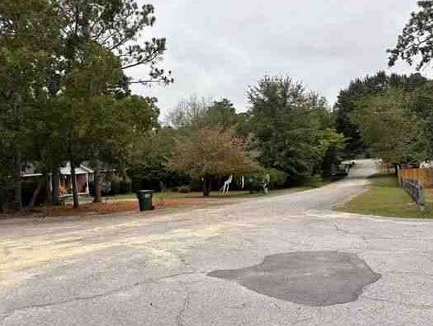 Exterior Neighborhood (street photo)
