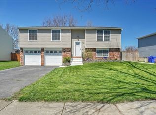 50 Tanglewood Dr, West Seneca, NY 14224