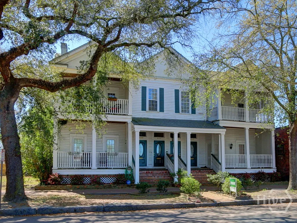 3 bed, 2.0 bath, 1486 sqft, $2,950 — Photo 2