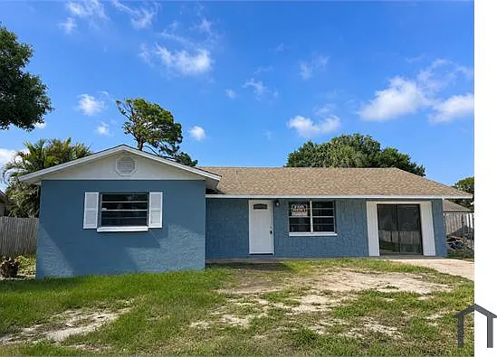 511 65th Avenue Dr W — Photo 1