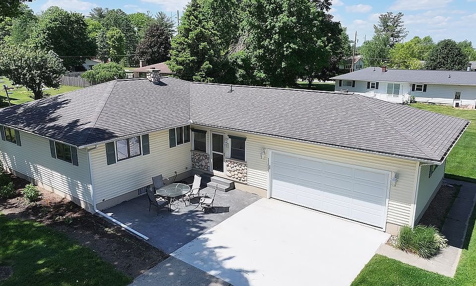1st image of 11085 S Evergreen Dr
