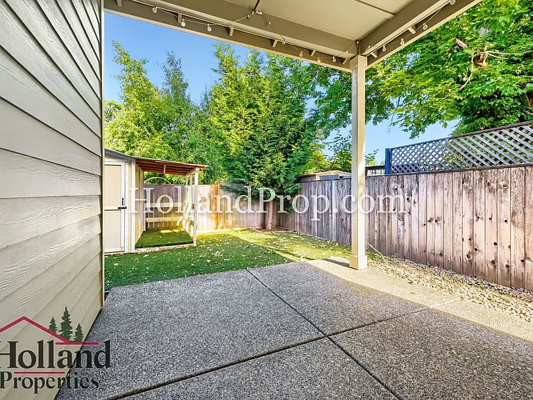 131 NE 30th Ave — Photo 26