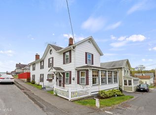 205 High St, Lee, MA 01238