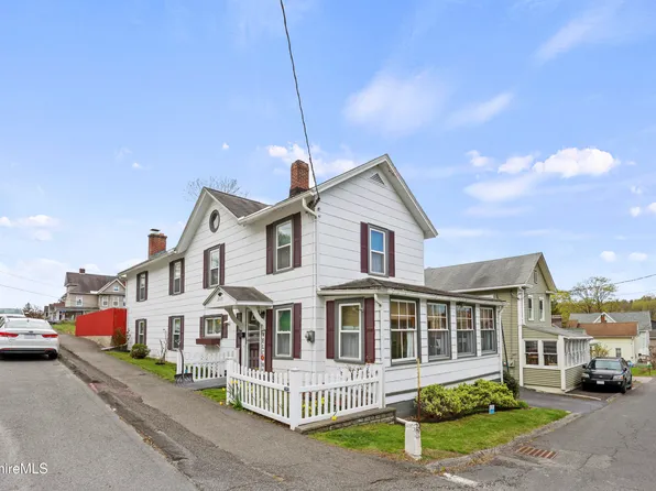 205 High St, Lee, MA 01238