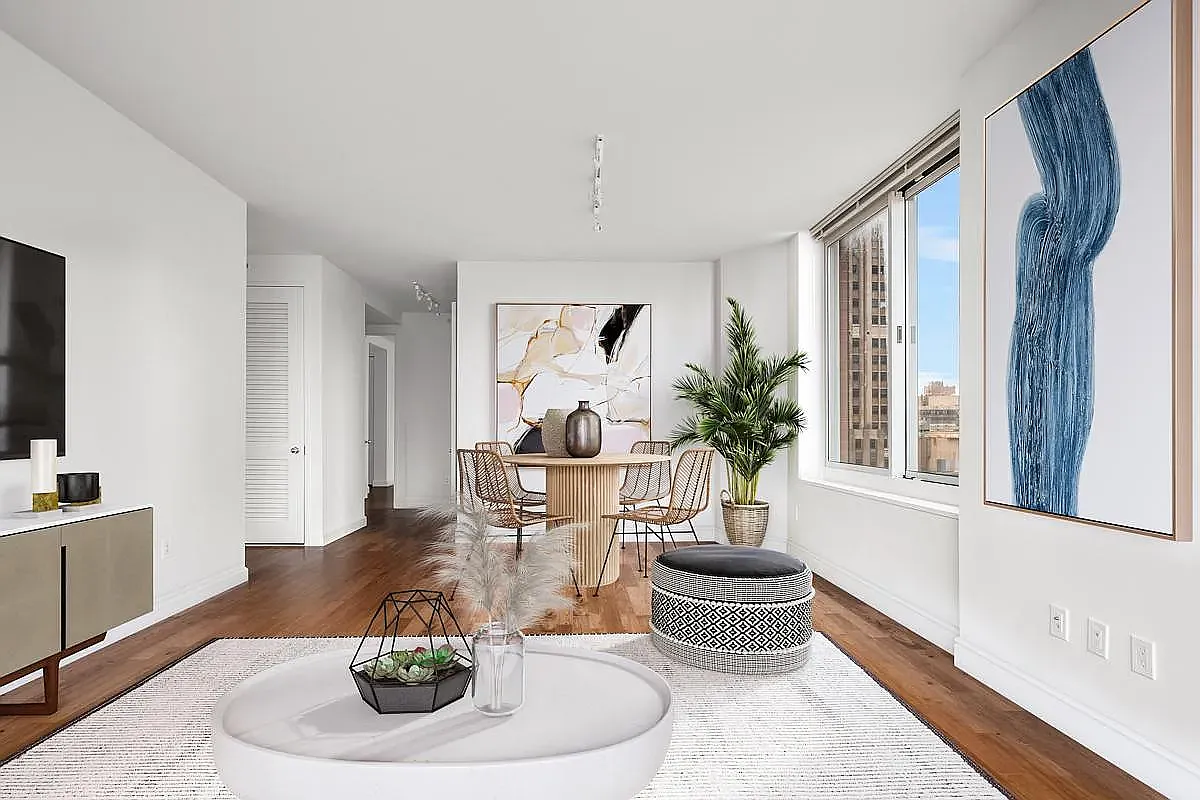 10 Liberty Street — Photo 2