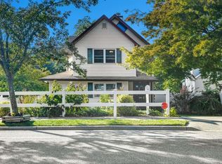 52 Woodhull Rd, Huntington, NY 11743