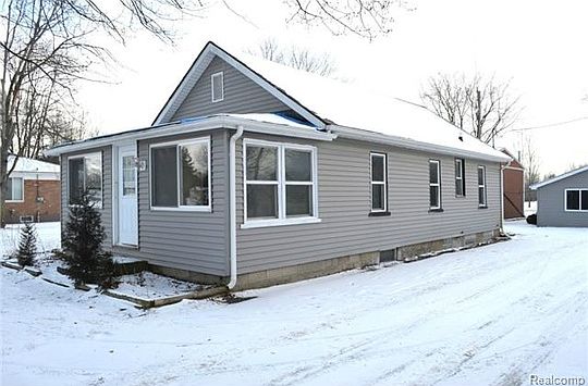 1st image of 57137 New Hudson Dr W