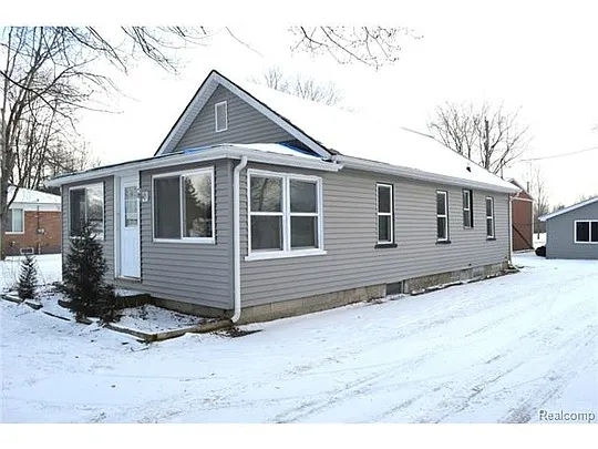 57137 New Hudson Dr W photo 1