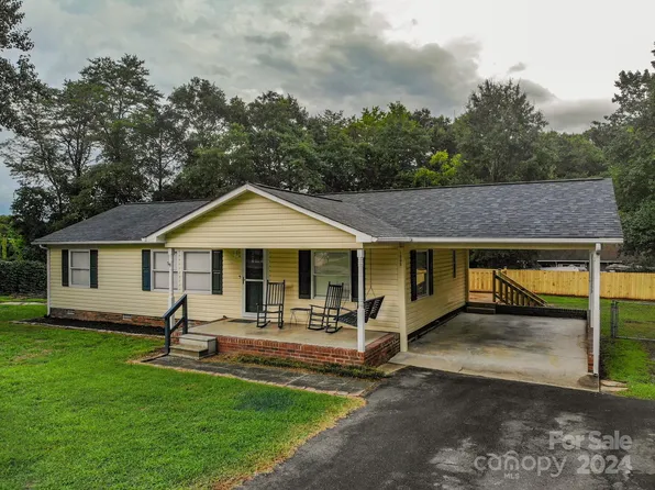 1055 S Grove Street Ext, Lincolnton, NC 28092