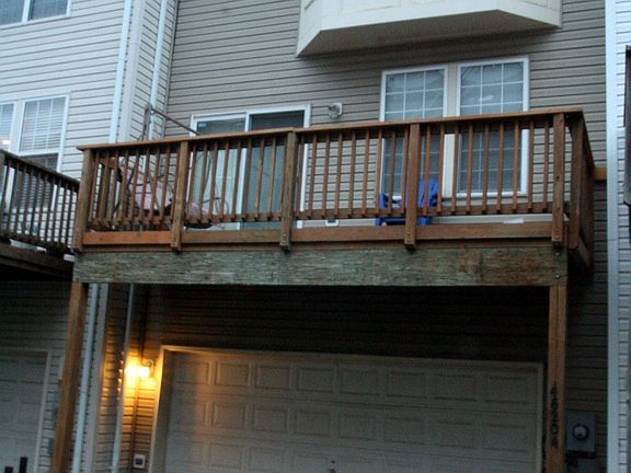 2 Car Garage in the back