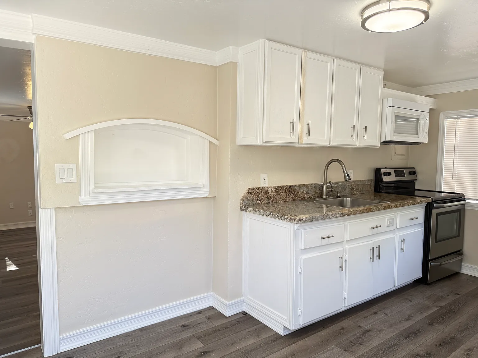 Studio, 471 sqft, $2,050 — Photo 3