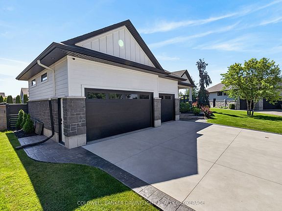 3rd image of 36 Erin Pl