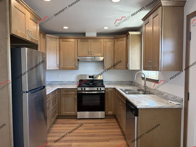 1818 Brenda Ln — Photo 6