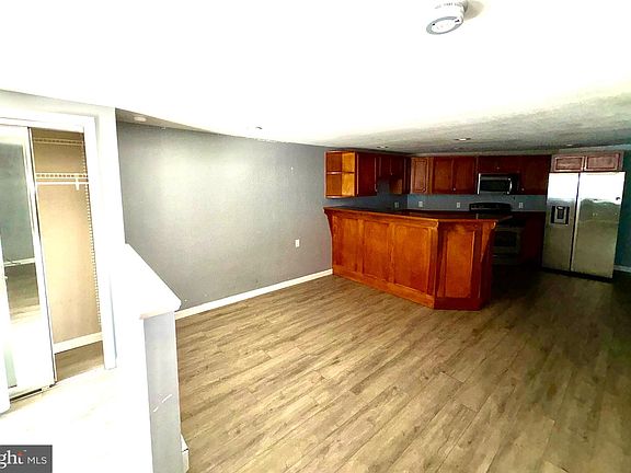 3rd image of 907 Quentin Rd APT 2
