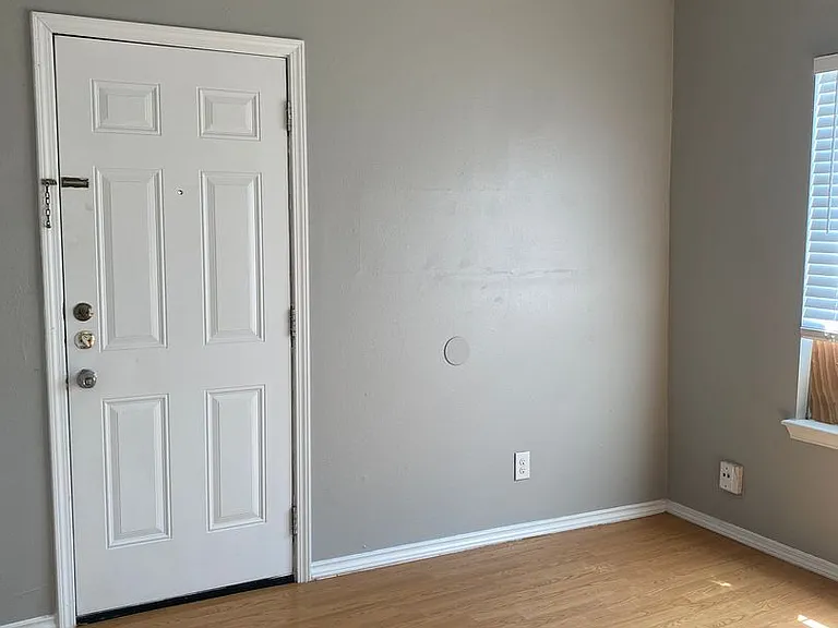 240 Princeton Ave #B — Photo 11
